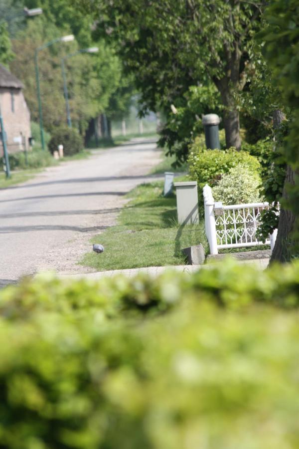 Logerenbijonsz Bed & Breakfast Berghem Eksteriør bilde